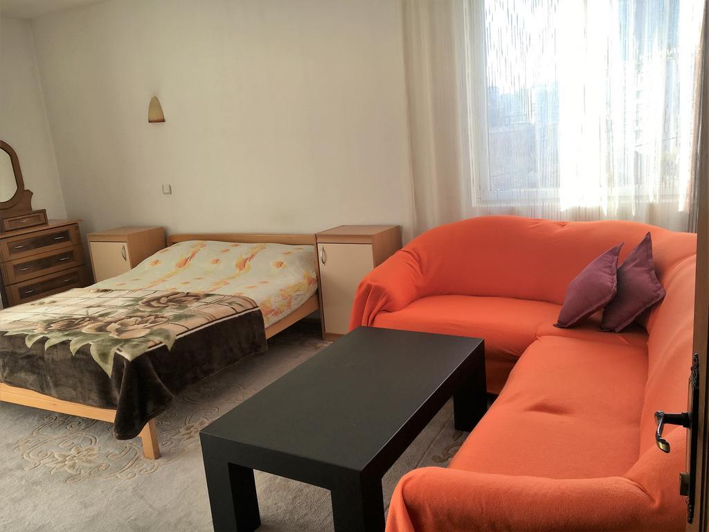 Center Apartment Pristina Eksteriør bilde